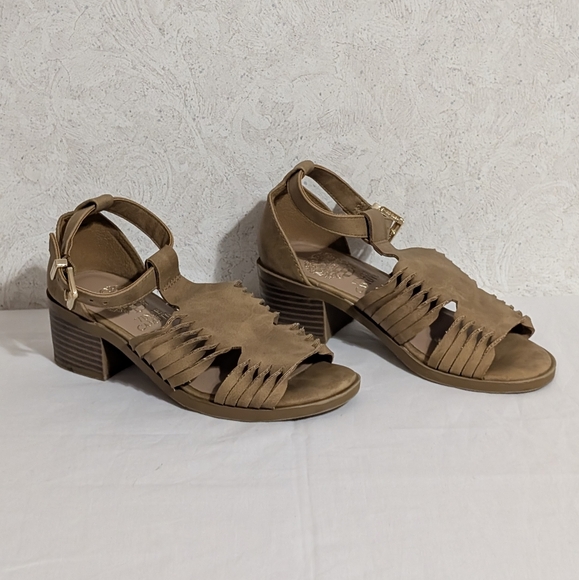 Vince Camuto Little Girls Casual Block Heel Sandals With Twisted Upper Size 13 - Picture 1 of 11